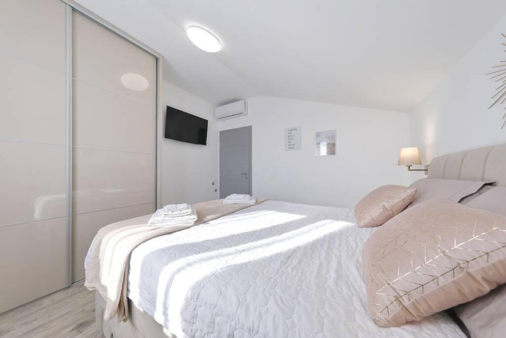 Apartman Chiara Galovac  Bagian luar foto